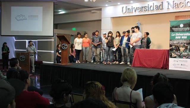 Jóvenes de programas sociales presentaron cortos en la universidad