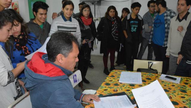 Recorrida por las escuelas Técnica N°3 y Media N°12