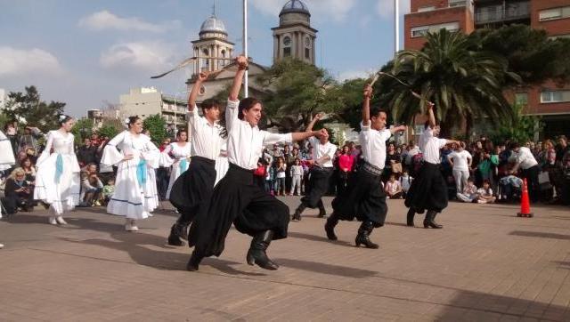 La comunidad se moviliza en defensa de la Escuela de Danzas José Neglia, institución modelo y orgullo de Morón