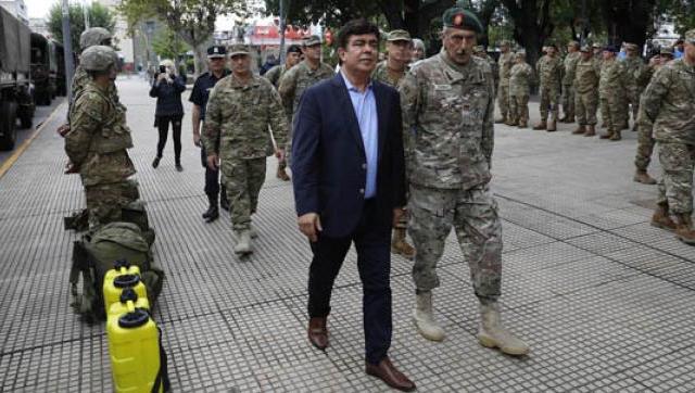 Espinoza puso en marcha la distribución de alimentos junto con el Ejército Argentino