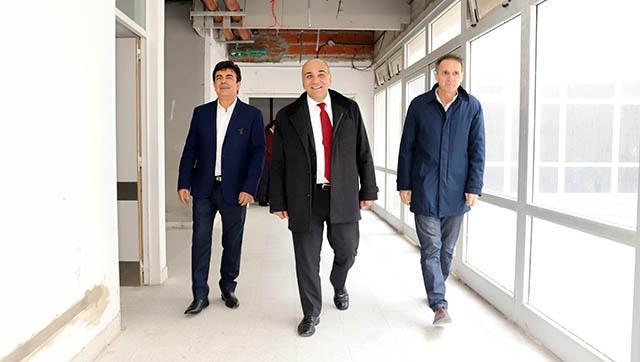 Espinoza, Manzur y Katopodis supervisaron los avances de obra del Hospital Néstor Kirchner