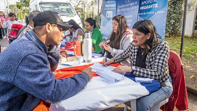 Trámites sin espera: operativo municipal para argentinos y migrantes en Moreno